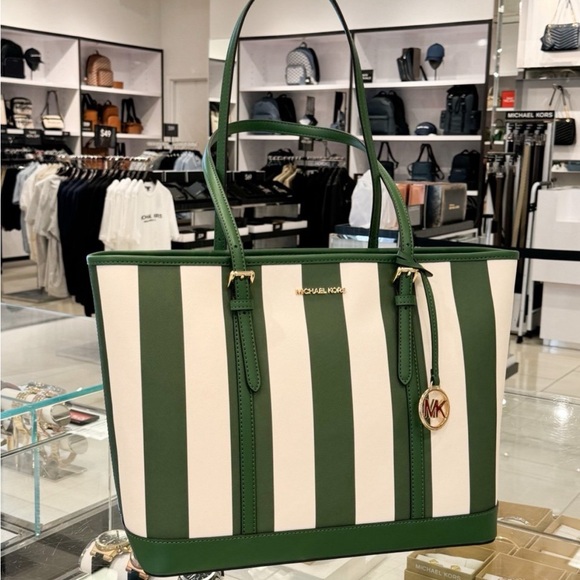 Michael Kors Jet Set Travel Large Leather Top Zip Shoulder Tote NWT - Picture 1 of 4